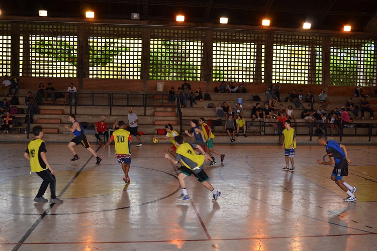 Imagem do jogo de futebol, realizado durante a edição 2017 do JIF Câmpus Goiânia